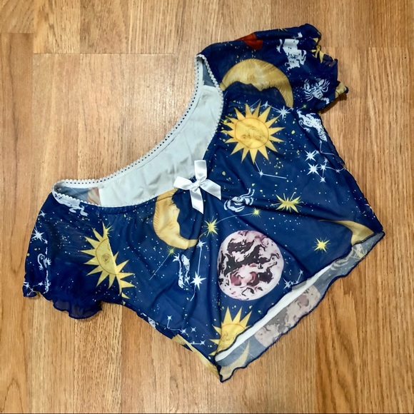Tops - SOLD 🍍5/$25🍍 NWOT♡ Outer Space Mesh Crop Top